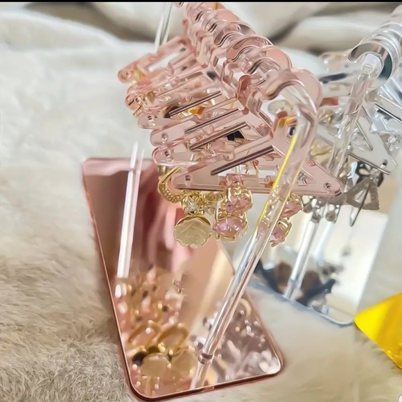 - Acrylic Creative Earring Display Stand - Pink - Picture 8 of 14